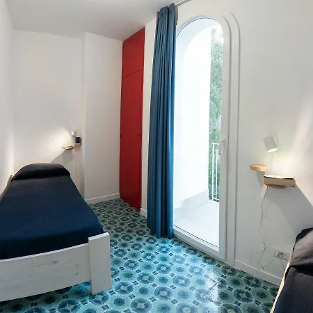 Sulla Tra Catania E Siracusa * أغنون باني